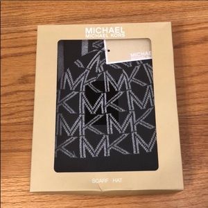 Michael kors scarf and hat set